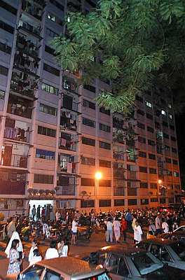 Afbeelding: Bewoners vluchten uit hoogbouw in Kuala Lumpur"